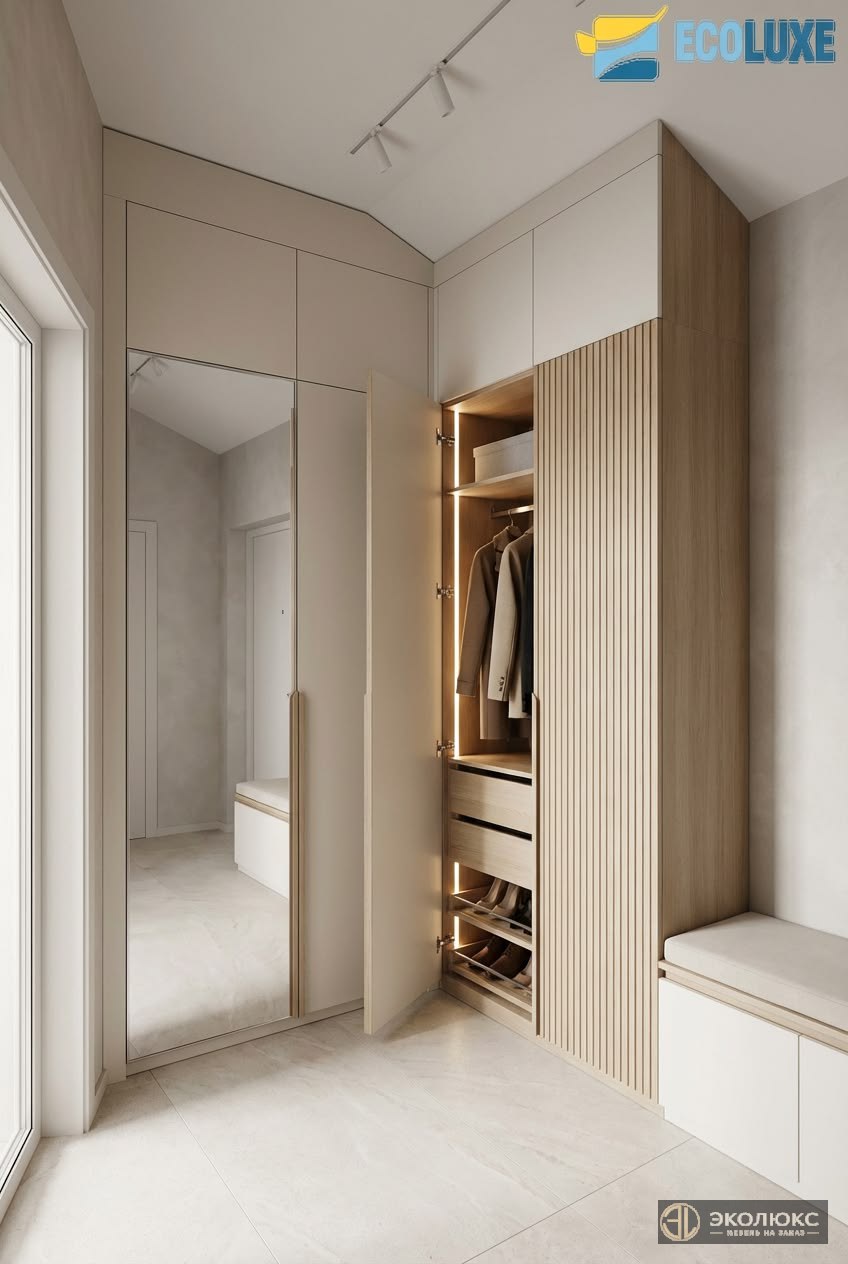 Встроенный шкаф с зеркалом и подсветкой